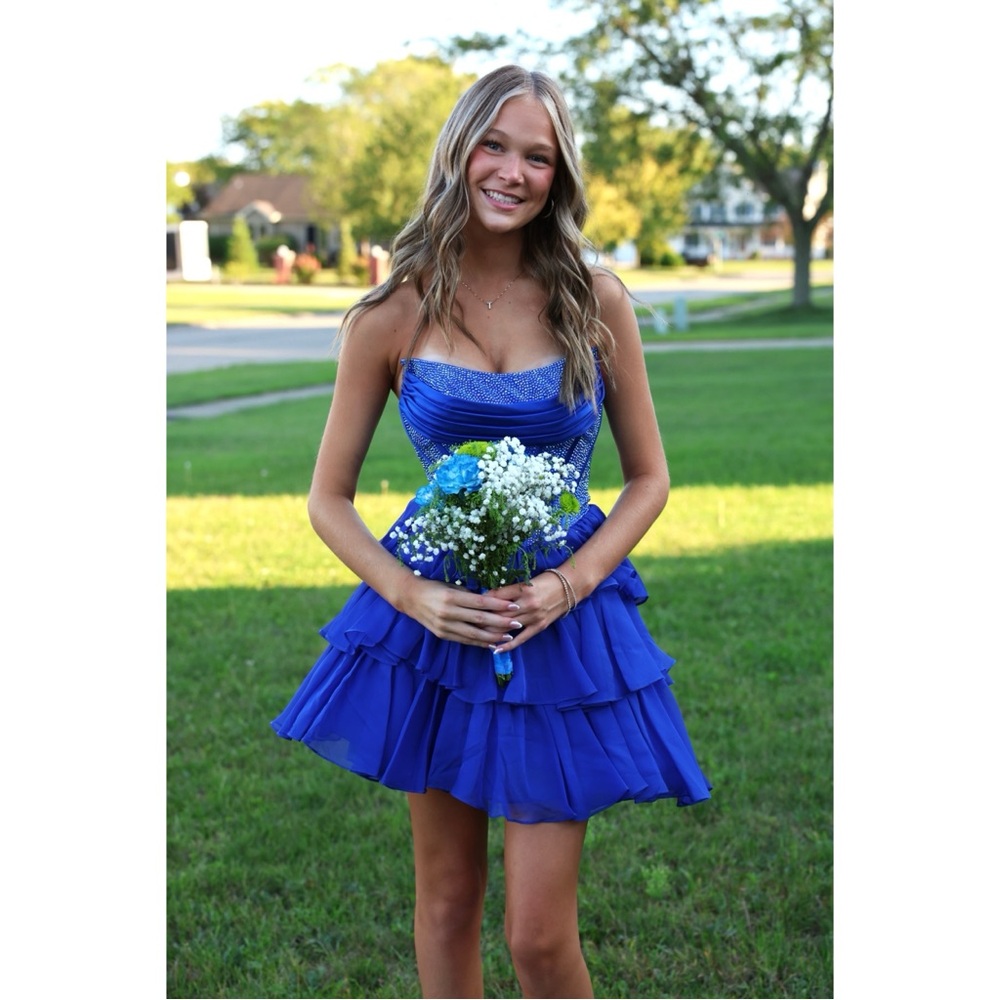 STUNNING BLUE SHERRI HILL 57404